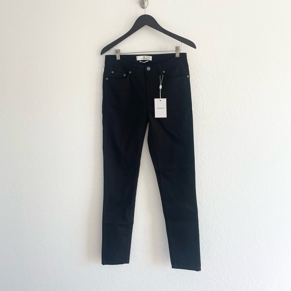 Won Hundred ink black skinny fit low-rise jeans with zip fly. Size 31.